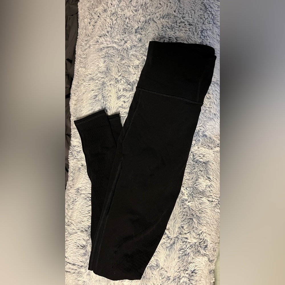 LULULEMON LEGGINGS size 6